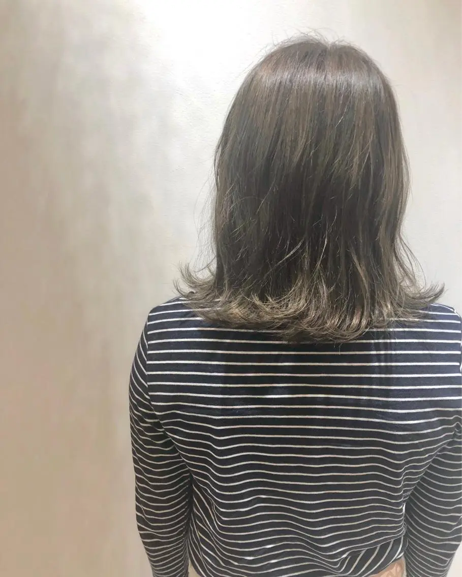 ミディアム カラー ハイライトカラー 外国人風カラー ハイライト カット ヘアカラー 江原 彩華のヘアスタイル