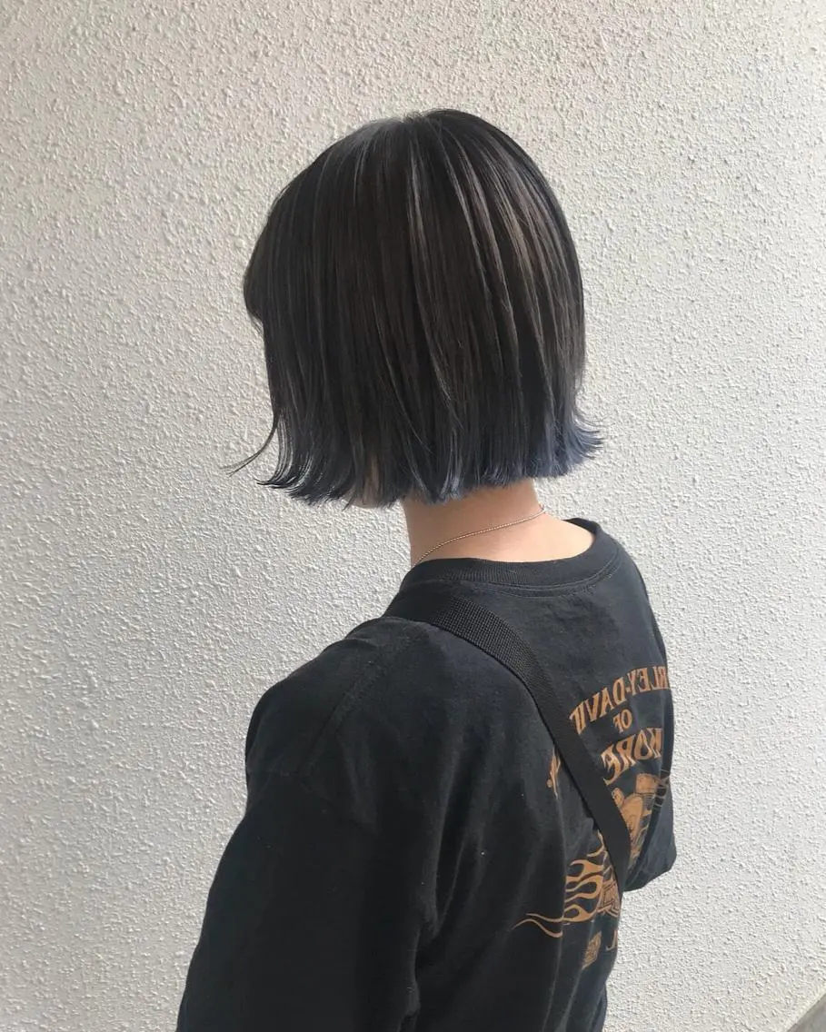 ショート カラー ブルーカラー ブルージュ インナーカラー/天神 ブリーチ/吉田のヘアスタイル