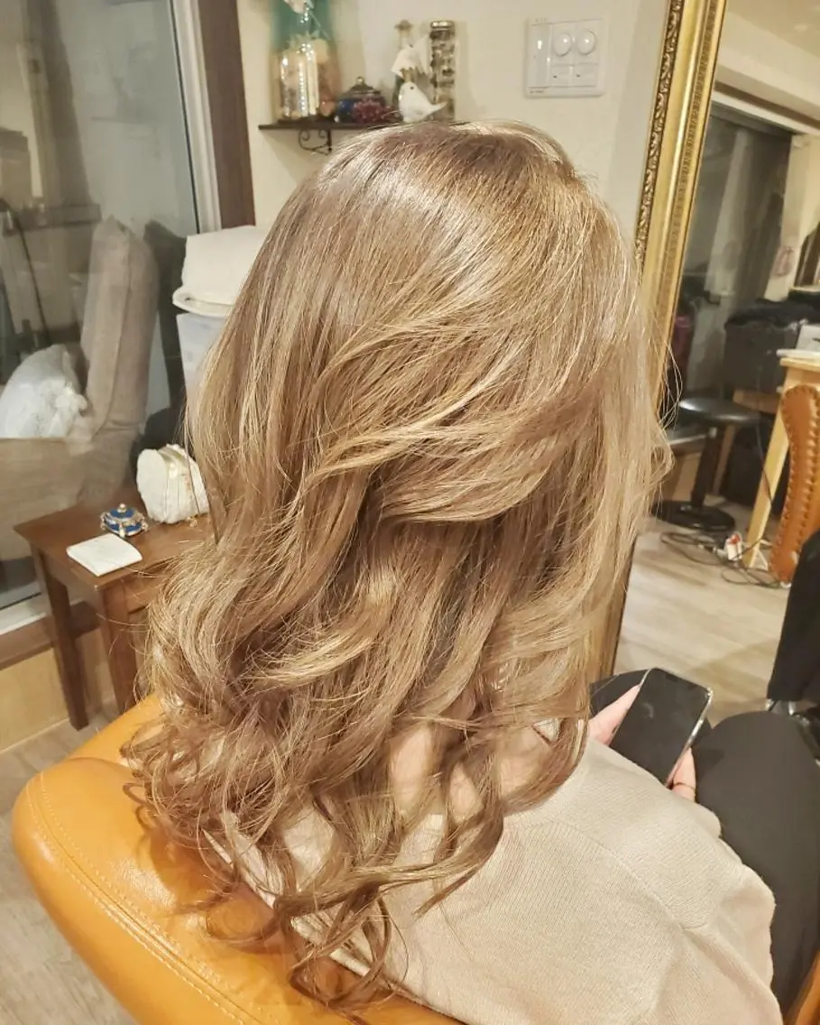 セミロング カラー セミロングパーマ アディクシーカラー 外国人風カラー ヘアカラー spa hair ark 富井直美のヘアスタイル