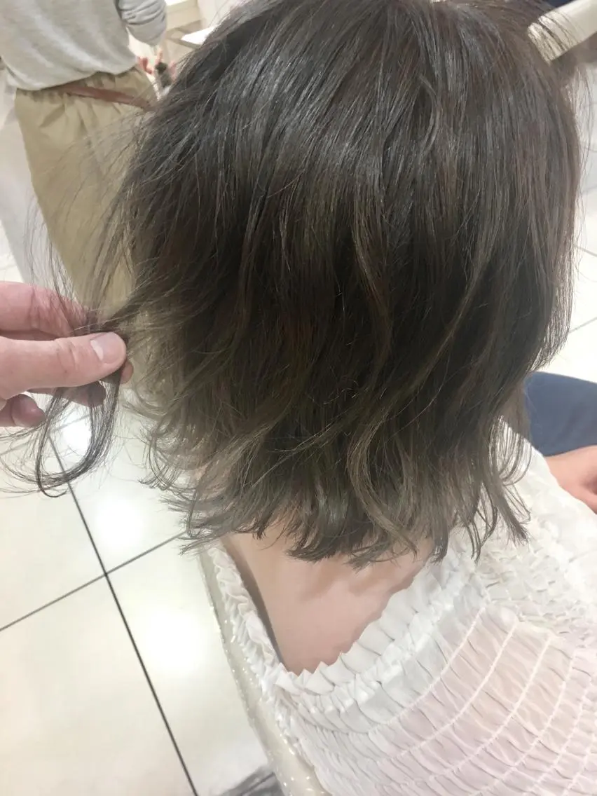 カラー ブリーチ 透明感カラー グレージュ 髪質改善/美髪矯正 マネージャー福永のヘアスタイル