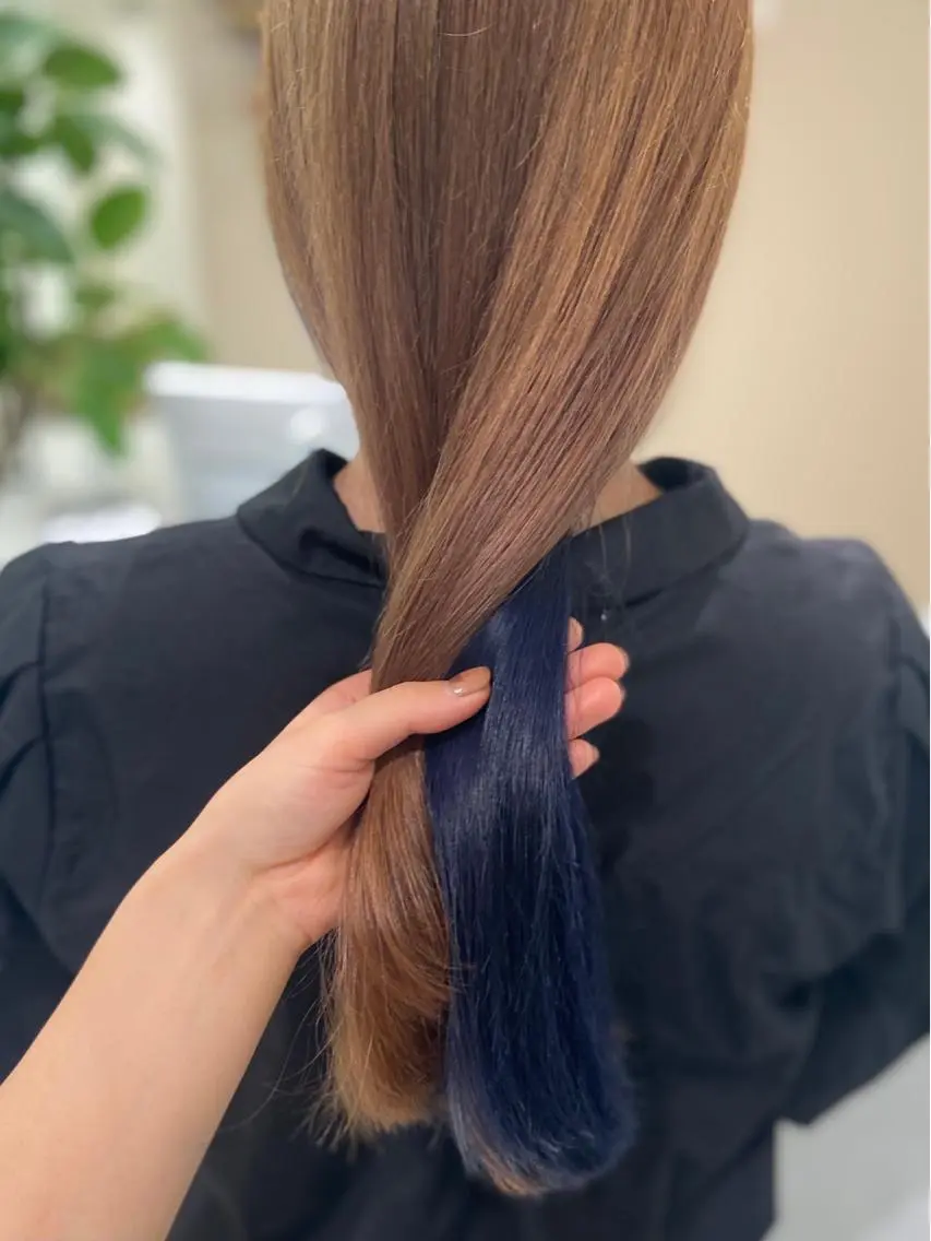 ロング カラー ブリーチ ブルーカラー インナーカラー ネイビーカラー ボブ/インナーカラー /眉毛/Miyuのヘアスタイル