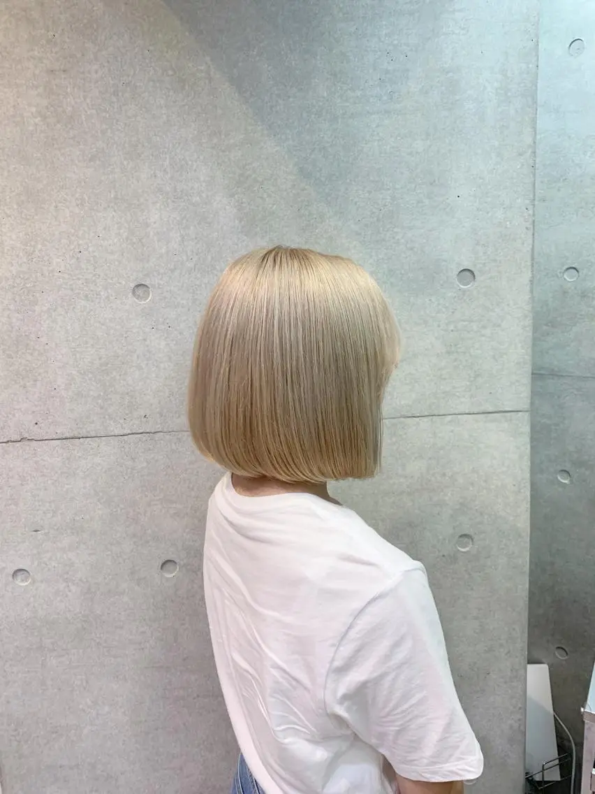 ショート カラー ベージュカラー ミルクティーベージュ オシャレ髪✔️ 店長オオキアキヒロのヘアスタイル