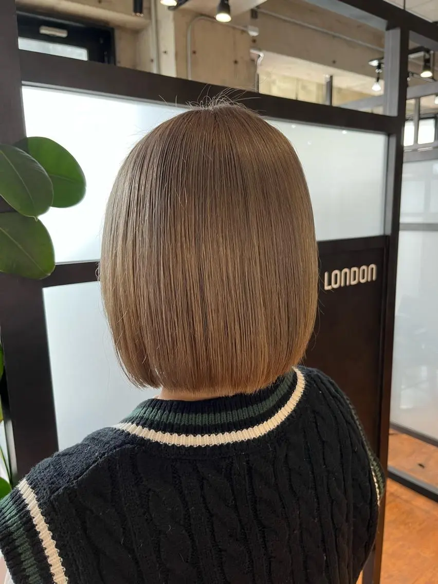 セミロング カット ヘアカラー Number CHIHIROのヘアスタイル