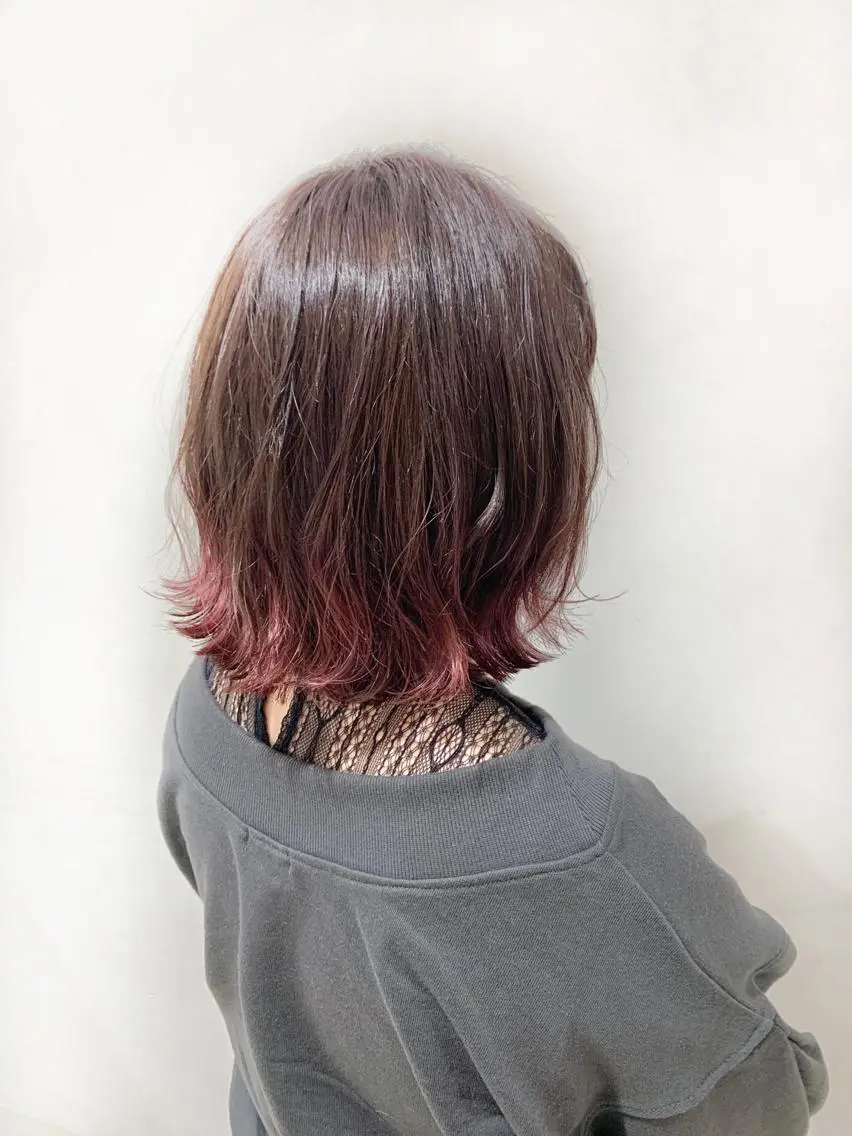 ミディアム カラー 切りっぱなしボブ ブリーチ グラデーションカラー ピンクカラー ボブ ヘアカラー トリートメント 農添 杏のヘアスタイル