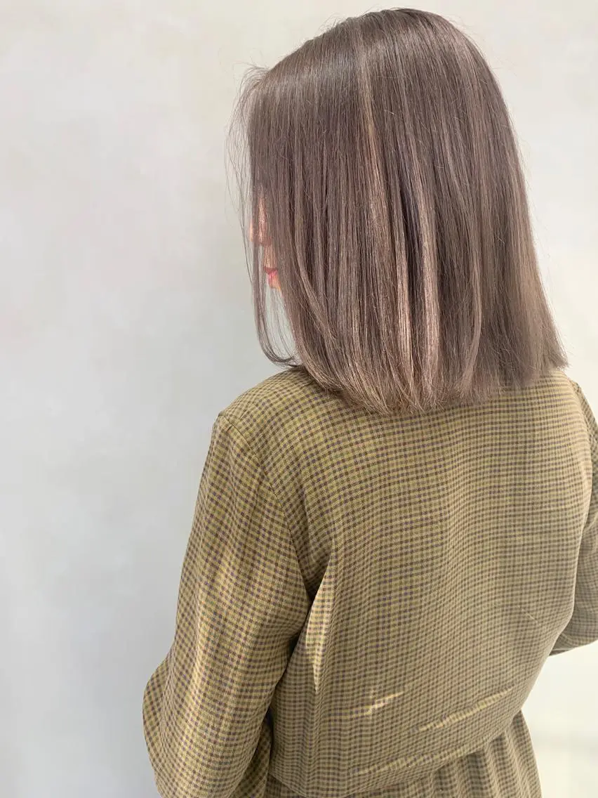 ミディアム カラー ブリーチ グレージュ ミルクティーグレージュ ヘアカラー トリートメント レイヤー/大人メンズ パーマ🌀 平島拓也のヘアスタイル