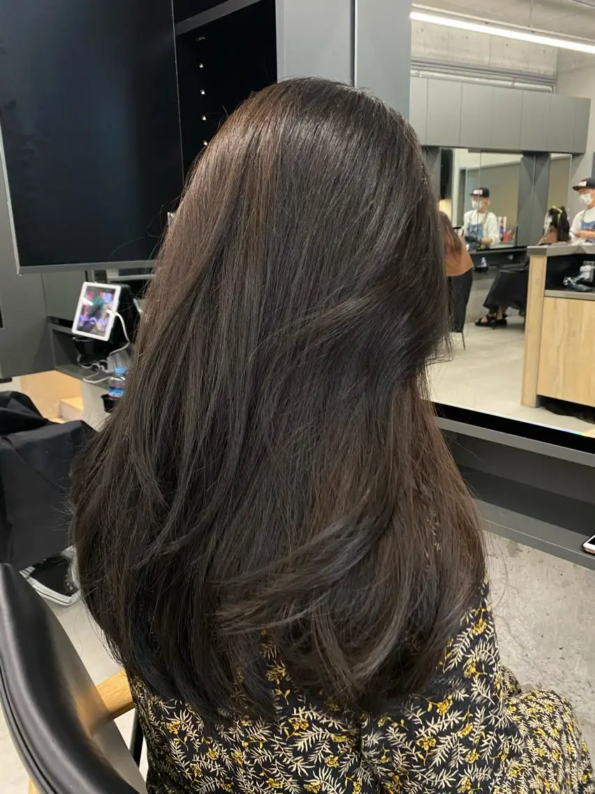 ロング カラー アッシュ アッシュグレー アッシュグレージュ グレージュ カット ヘアカラー Saki/レイヤー/ 韓国/透明感カラーのヘアスタイル