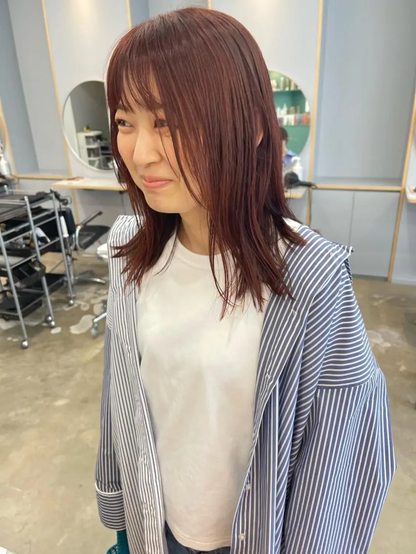 ミディアム カラー ヘアカラー トリートメント 💓パーマ，💗 レイヤーカットのヘアスタイル