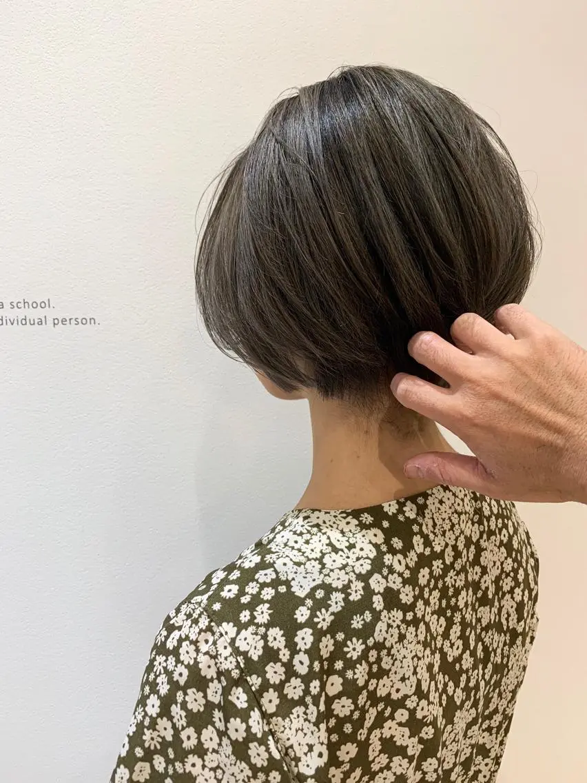 ショート カラー ハンサムショート バレイヤージュ グレージュ レイヤーカット ショートヘア カット ヘアカラー トリートメント 髪質改善特化 サロン✨代表HIROのヘアスタイル
