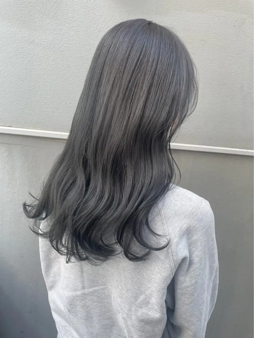 ロング カラー アッシュ 透明感カラー 中村 彩乃のヘアスタイル