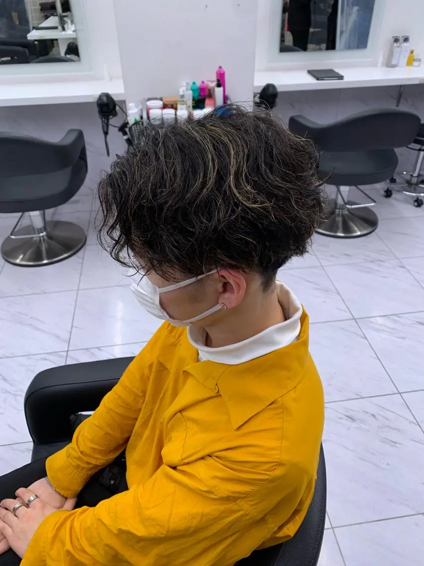 ショート カラー パーマ メンズ メンズパーマ特化 TAIGAのヘアスタイル