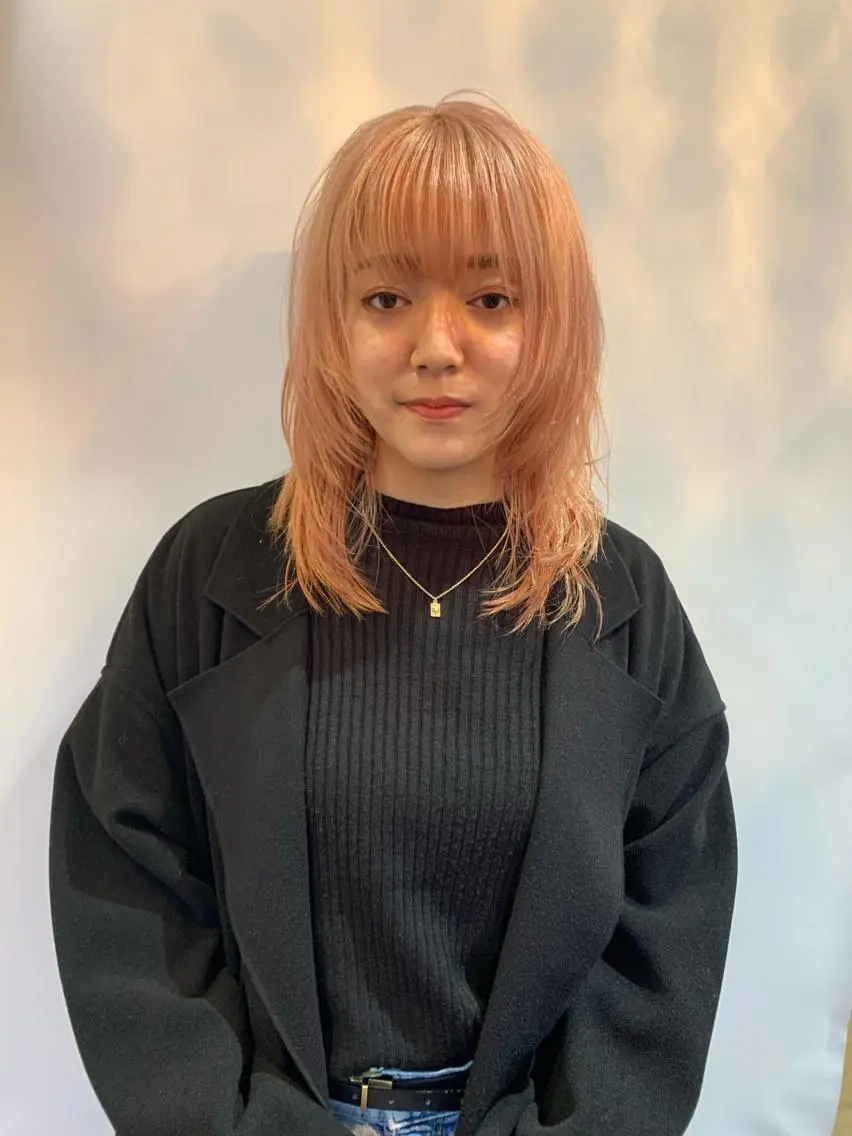 セミロング ウルフカット ヘアカラー ウルフ、レイヤー 、メンズカットSHOのヘアスタイル