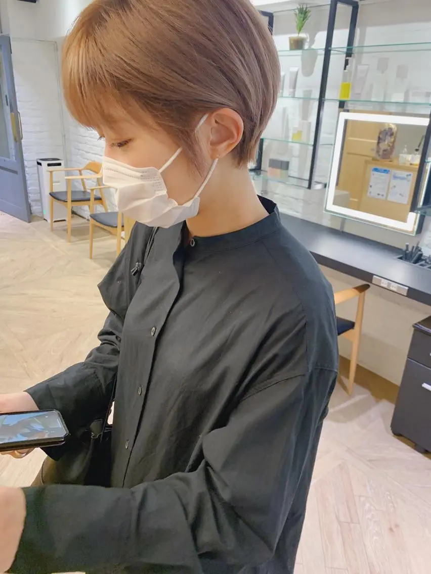 ショート カラー レイヤーカット 鈴木駿介のヘアスタイル