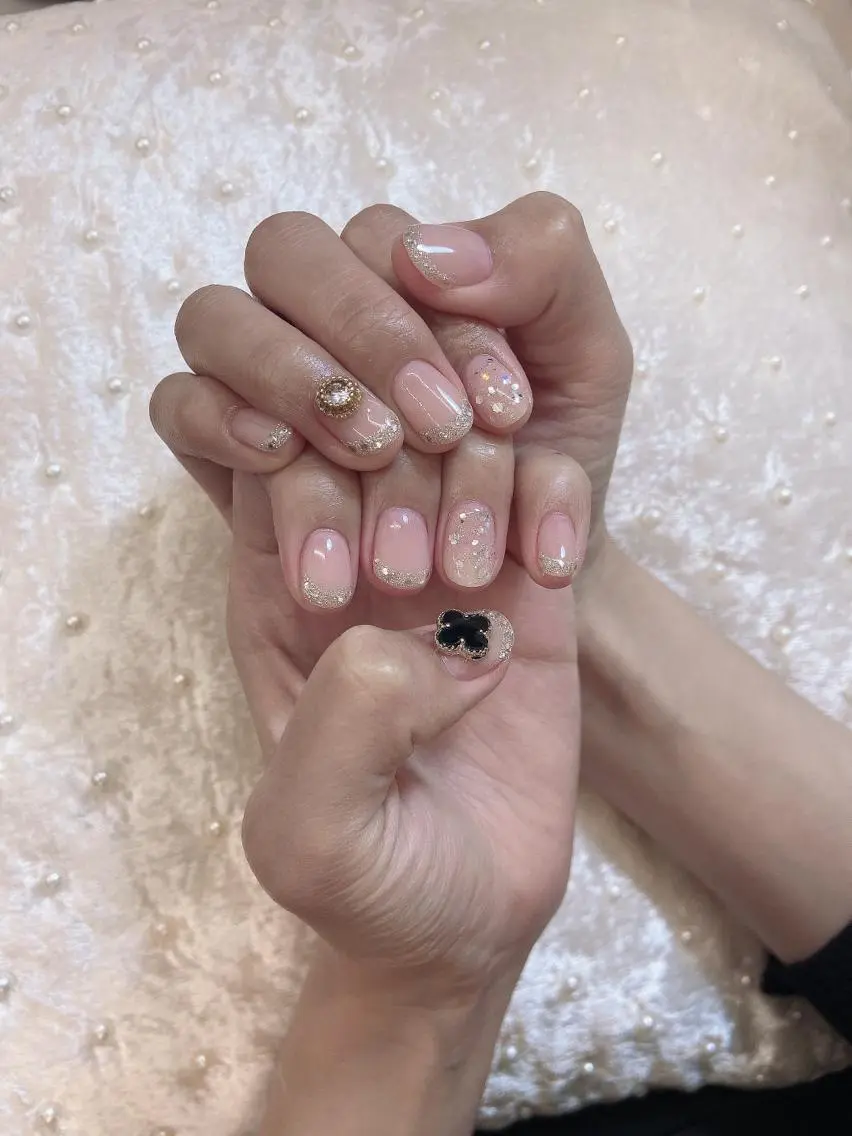 ネイル フレンチネイル ガラスフレンチ Nailist🌟 Wakanaのネイルデザイン