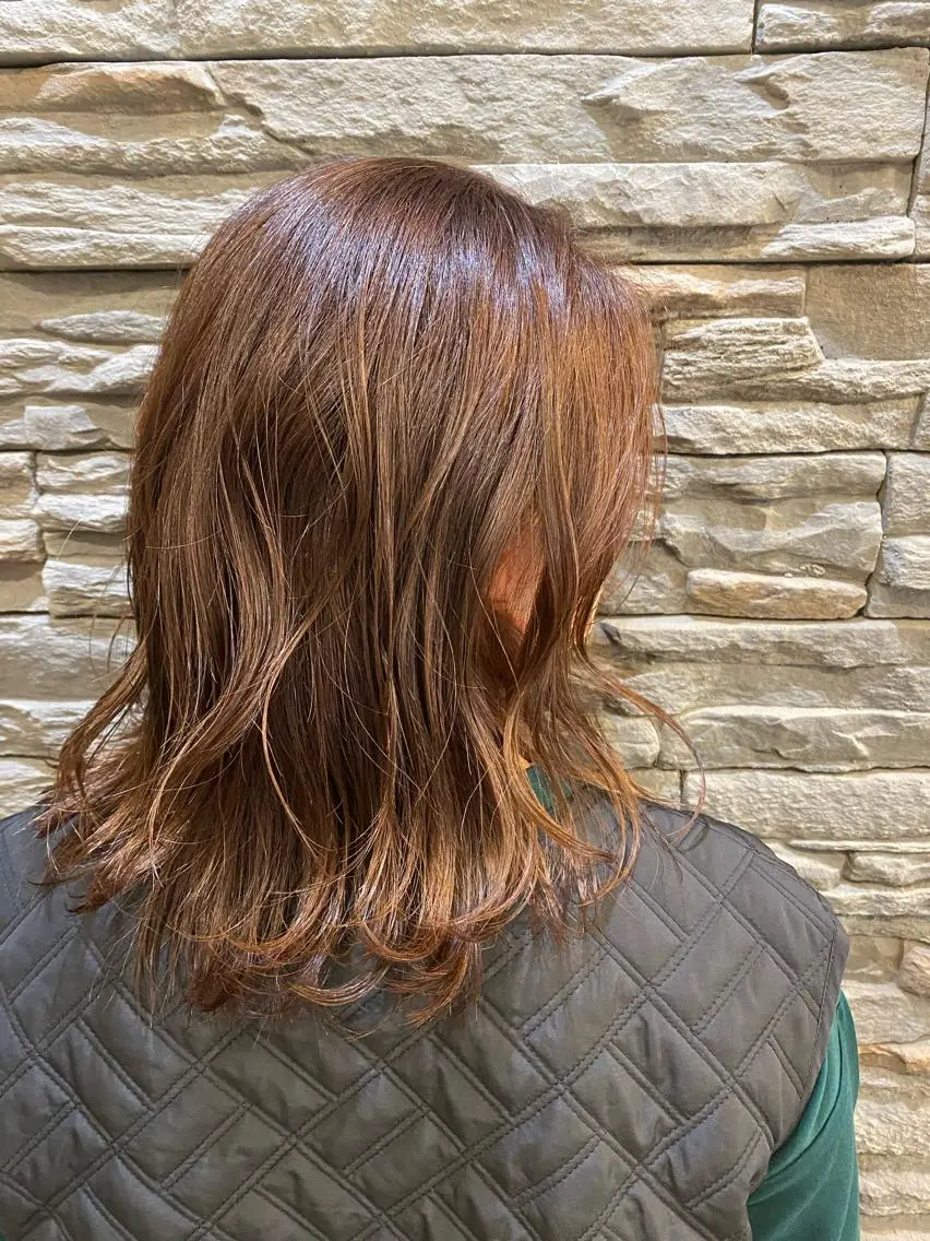 ミディアム 山浦 貴恵のヘアスタイル
