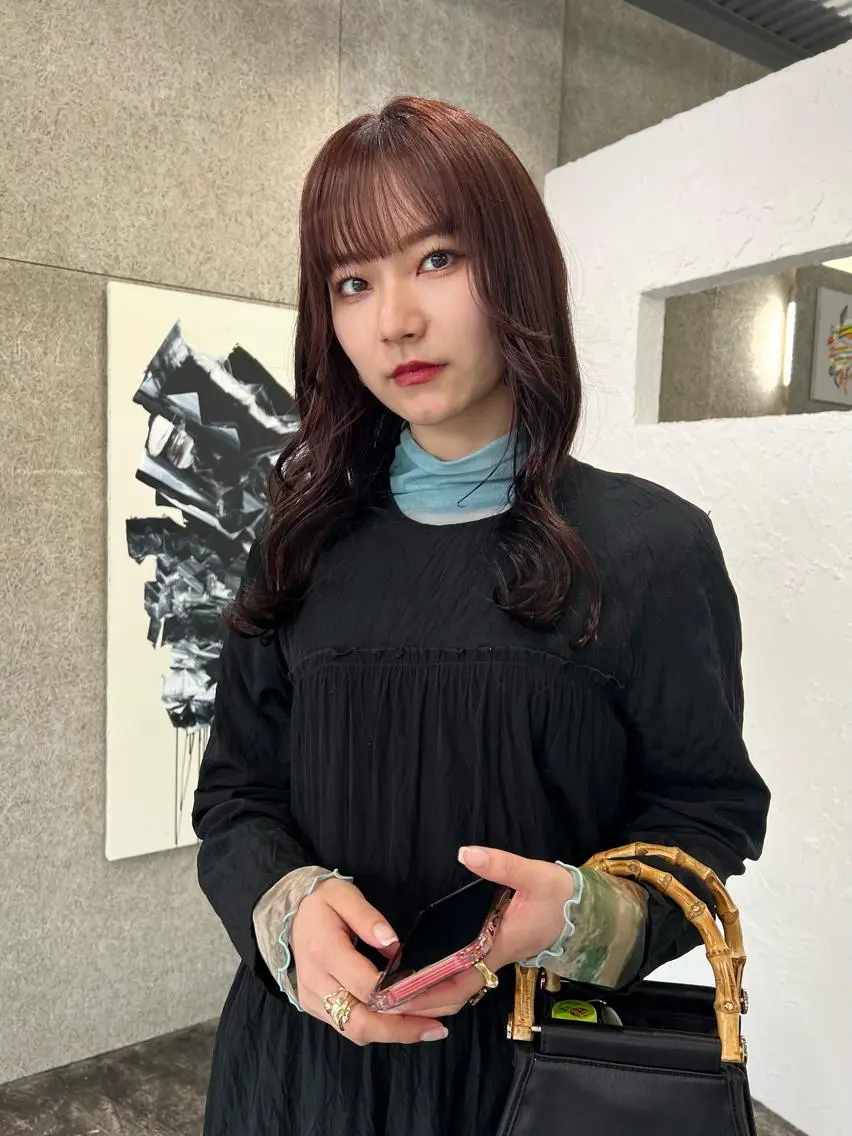 ロング ピンクブラウン eim AYUKAのヘアスタイル