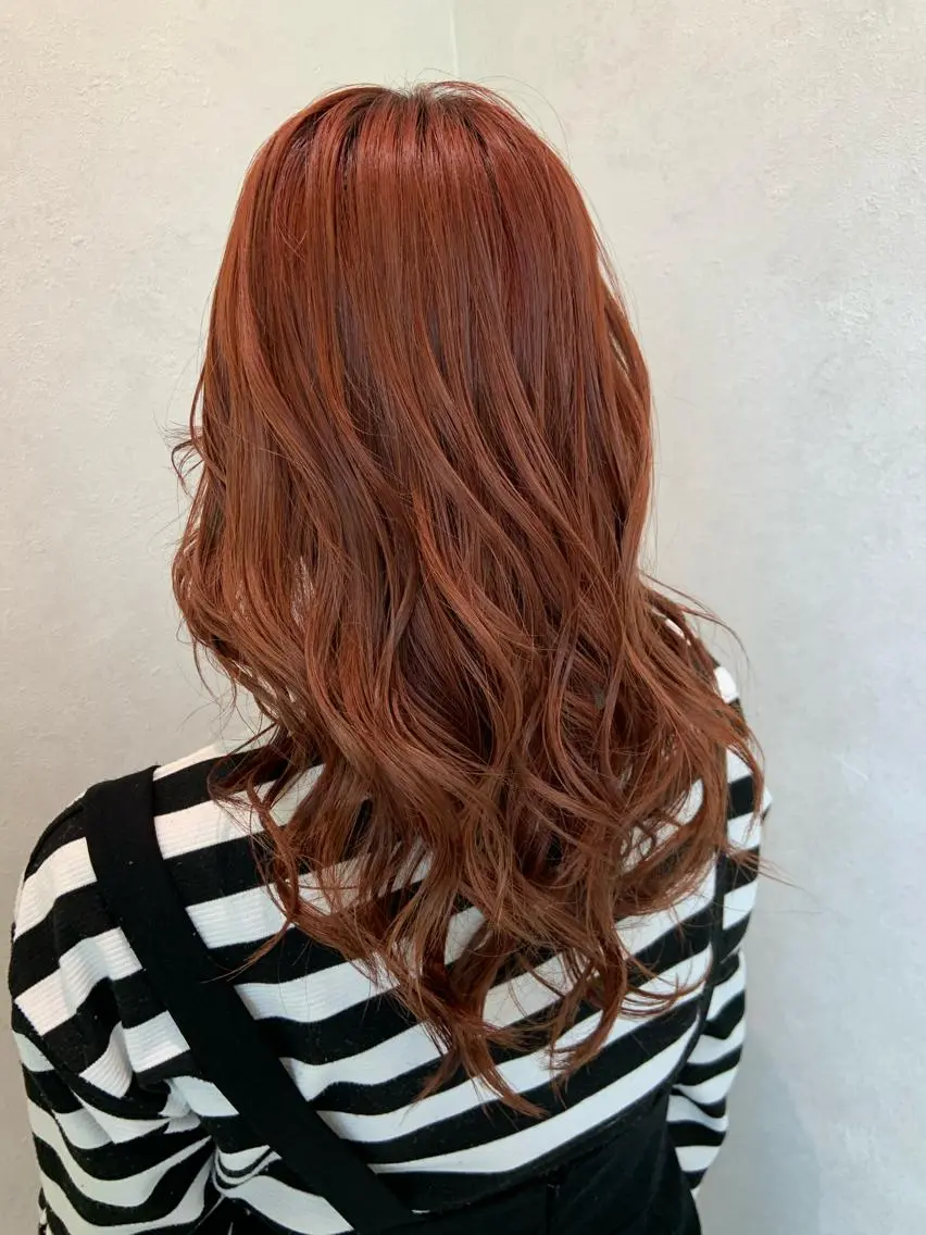セミロング カラー パーマ ヘアアレンジ オレンジ ハイトーンカラー🤍 山下 優華のヘアスタイル