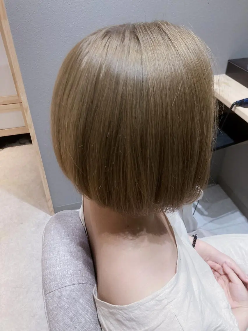 ショート カラー ベージュカラー ミルクティーベージュ ヘアカラー トリートメント ミルクティー職人× HIROSEのヘアスタイル
