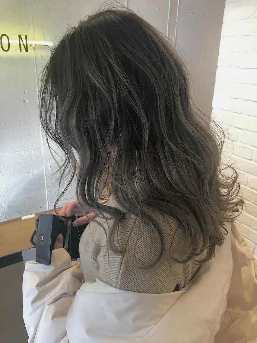 セミロング レイヤーカット ヘアカラー フジサキ ケンのヘアスタイル