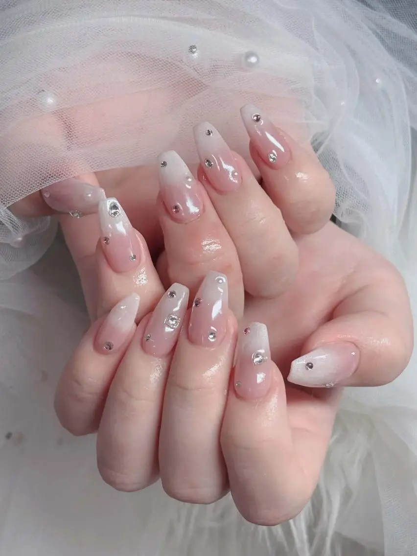 ネイル オーロラネイル フレンチネイル ジェルネイル ハロウィン キラキラネイル ハンドネイル H.baby Nail Salonのネイルデザイン