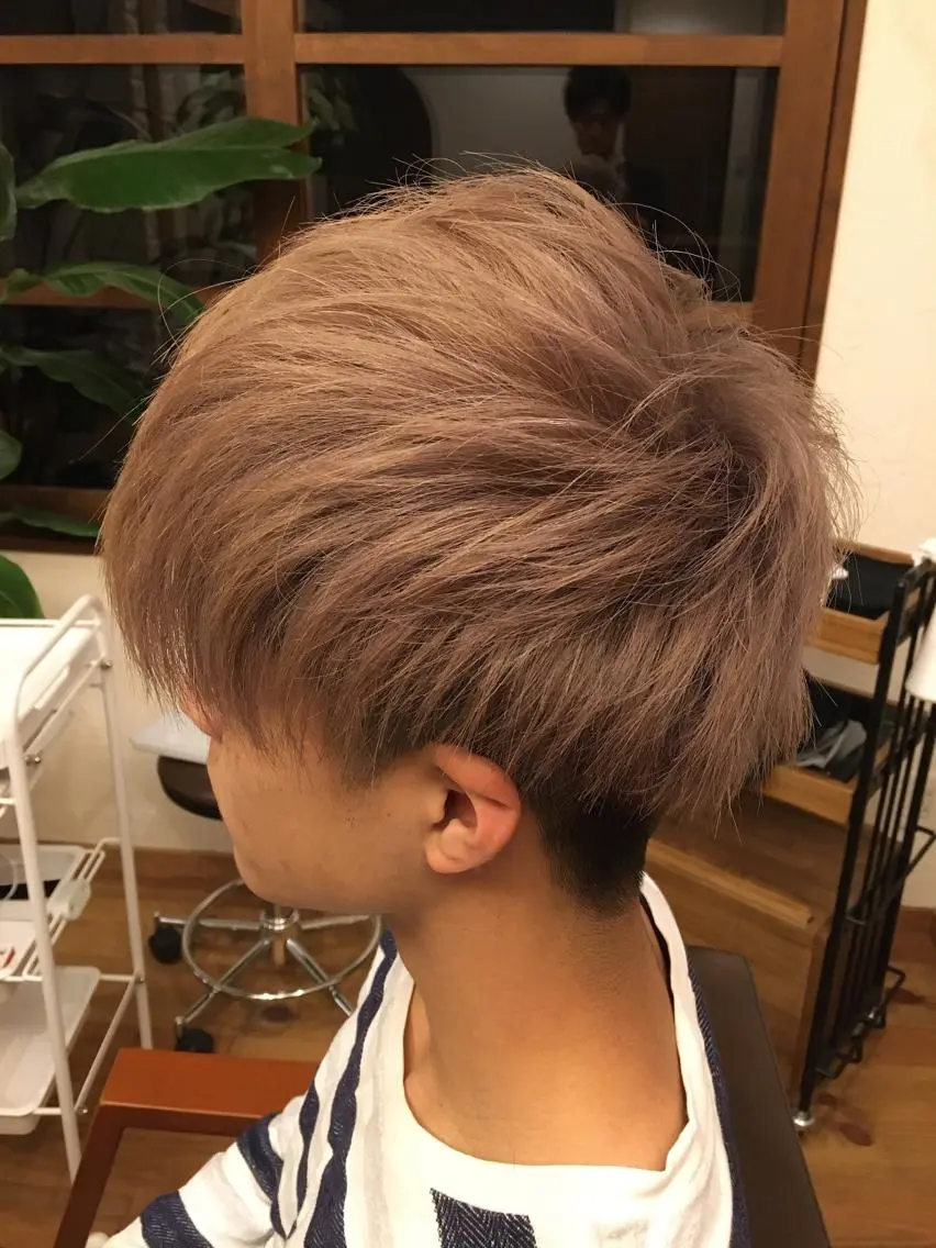 ショート 井上 真利のヘアスタイル