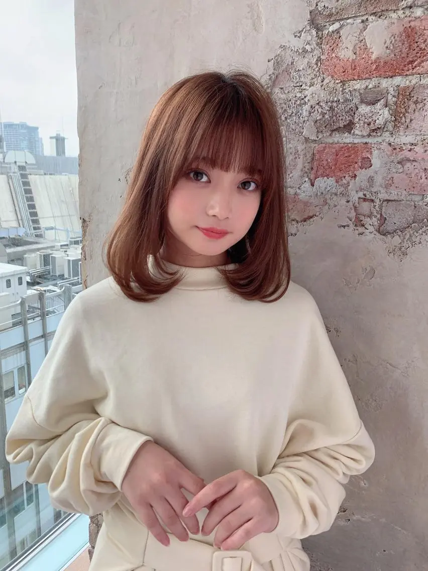 ミディアム カラー パーマ バレイヤージュ ブリーチ ケアブリーチ ダブルカラー ハイライトカラー カット ヘアカラー 縮毛矯正 トリートメント 銀座✨レイヤーカット 顔まわり/坂本亜裟海のヘアスタイル