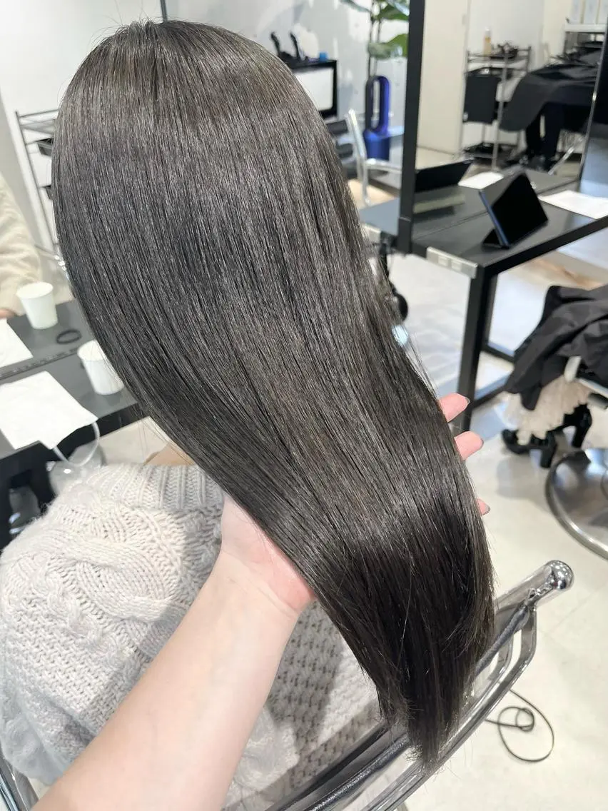 セミロング カラー パーマ ヘアアレンジ カット ヘアカラー トリートメント 透明感/オリーブ/ グレージュ/YUKAのヘアスタイル