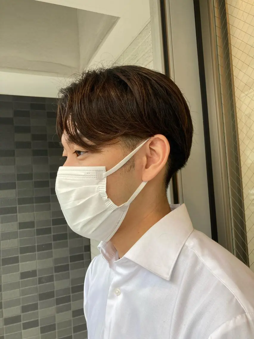 メンズ センターパート 刈り上げ 伊藤 琢のヘアスタイル
