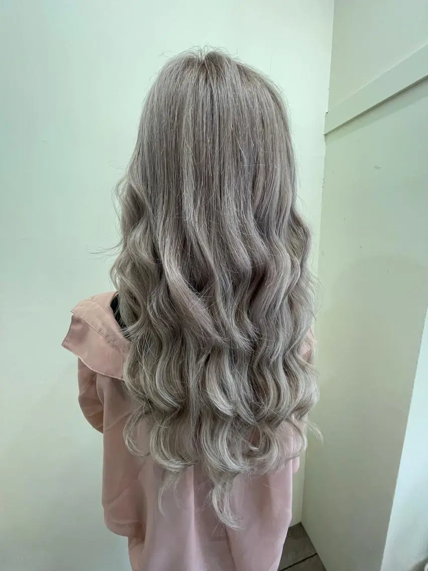 ロング カラー シールエクステ バレイヤージュ ブリーチ ケアブリーチ ダブルカラー ヘアカラー エクステ WEST OLAND加藤圭介のヘアスタイル