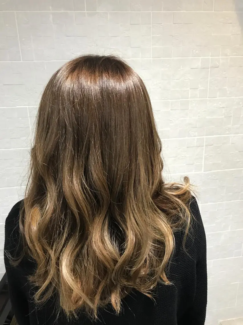 セミロング カラー ヘアカラー トリートメント shi hoのヘアスタイル
