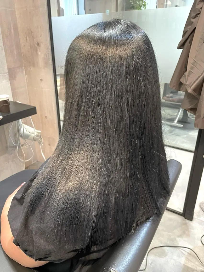 ロング カラー 黒髪 ブルーカラー ブルーブラック 透明感カラー オレンジ カット ヘアカラー トリートメント 👑髪質改善カラー 中垣斗希のヘアスタイル
