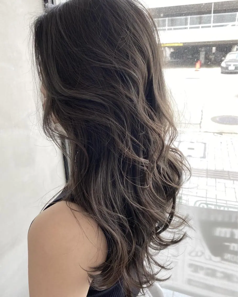 ロング カラー ヘアアレンジ ネイル マツエク・マツパ インナーカラー くびれヘア 外国人風カラー 学生 レイヤーカット カット ヘアカラー 夜23時まで予約🉑 reverieあきらのヘアスタイル