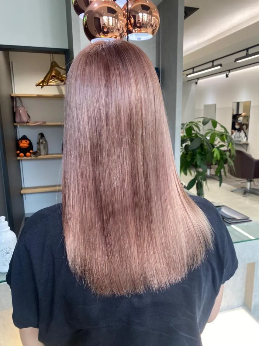 カラー AIRI layer cut hairのヘアスタイル