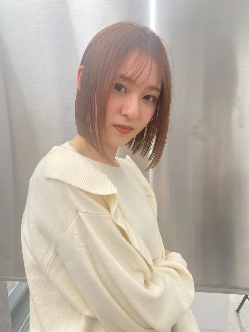 ショート カラー ヘアアレンジ 切りっぱなしボブ ベージュカラー ハイトーンカラー インナーカラー ピンクカラー 🌿レイヤー/ブリー チ/🌿JINのヘアスタイル
