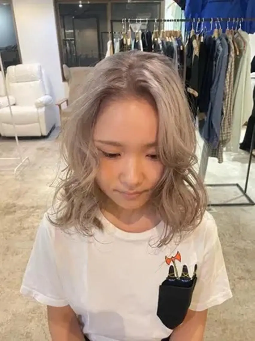 ミディアム パーマ カラー ショートボブ ミディアムパーマ アディクシーカラー ブリーチ ケアブリーチ カット ヘアカラー CEINE PATHのヘアスタイル