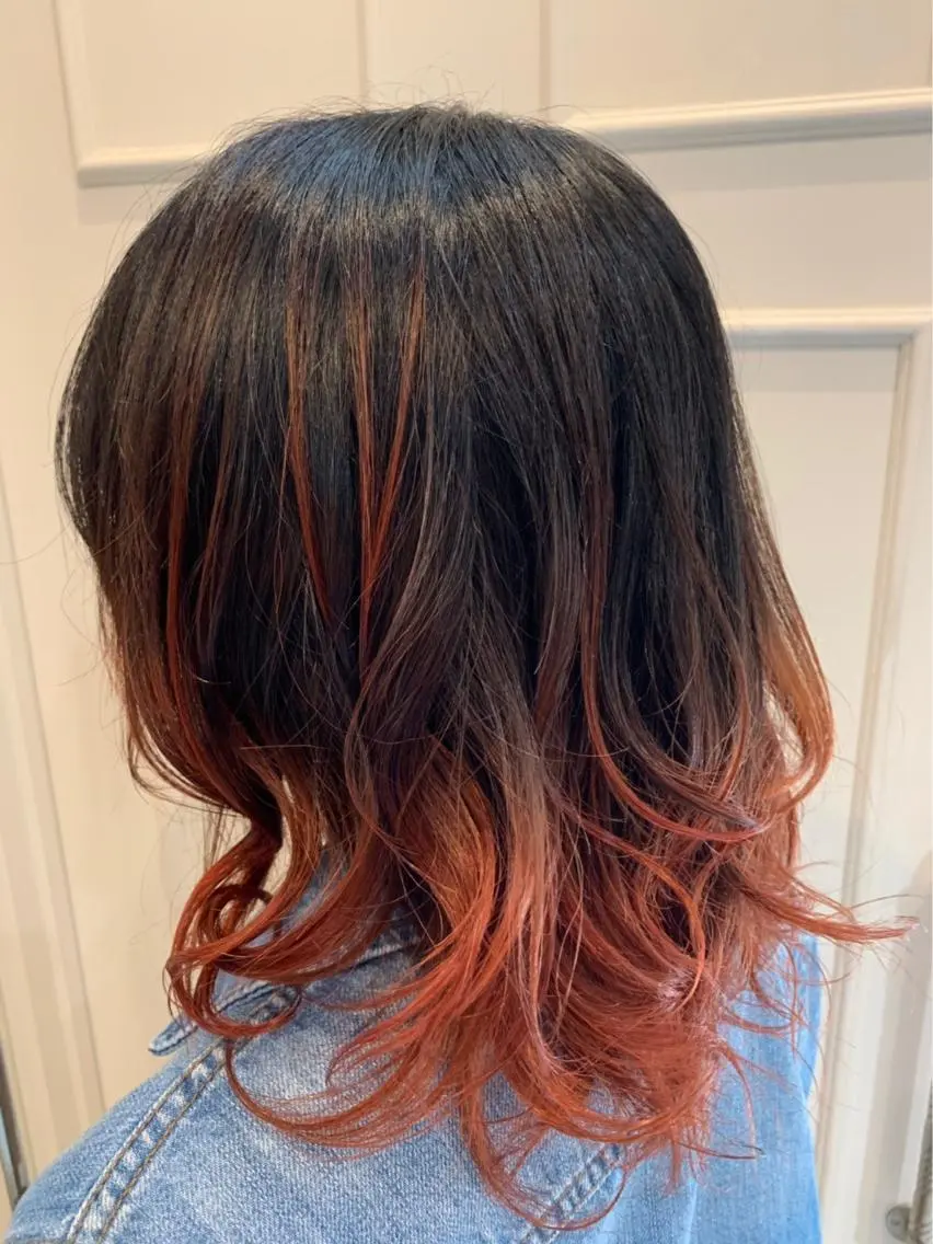 ミディアム カラー グラデーションカラー レッドカラー Blanco Color&Careのヘアスタイル