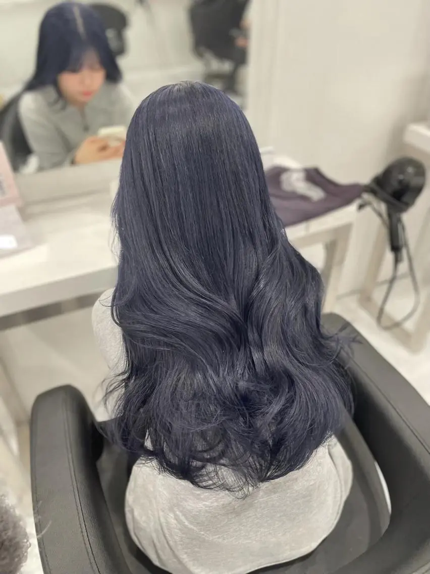 カラー 🩶透髪×モテ髪🩶 FRUITS🏹🩶のヘアスタイル