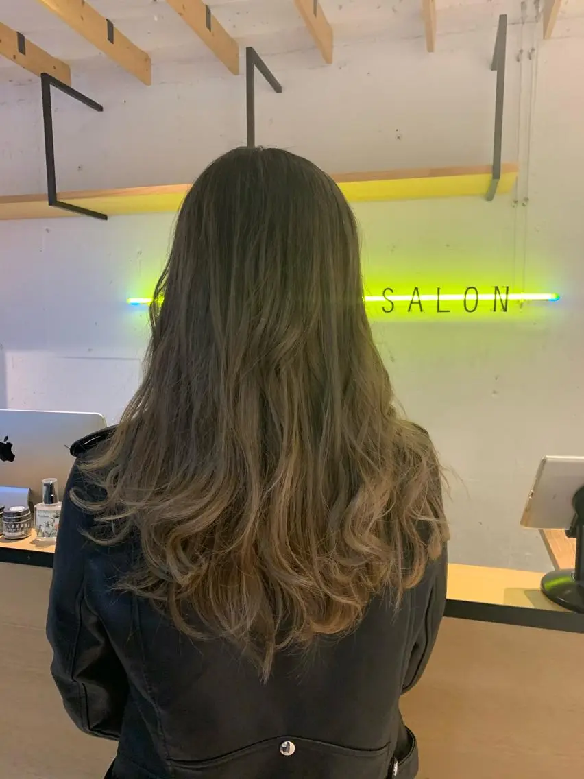 セミロング カラー グレージュ ハイトーンカラー ハイトーングレージュ ヘアカラー トリートメント 💛丁寧さNo.🥇 🧸片山智裕💛のヘアスタイル