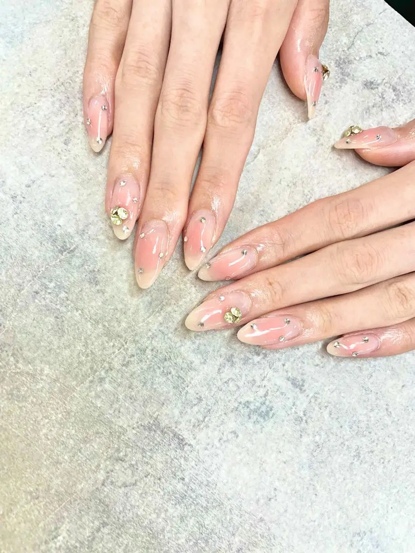 ネイル アートネイル チークネイル フレンチネイル ジェルネイル ガラスフレンチ ハンドネイル ハンドケア FASTNAIL PLUS 新宿店のネイルデザイン