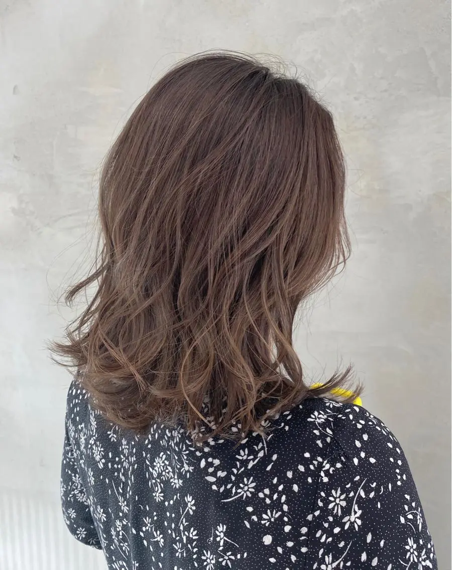 ミディアム カラー デザインカラー グラデーションカラー ハイライトカラー ハイライト カット ヘアカラー トリートメント 🫧透明感カラー🫧 OIKAWAのヘアスタイル