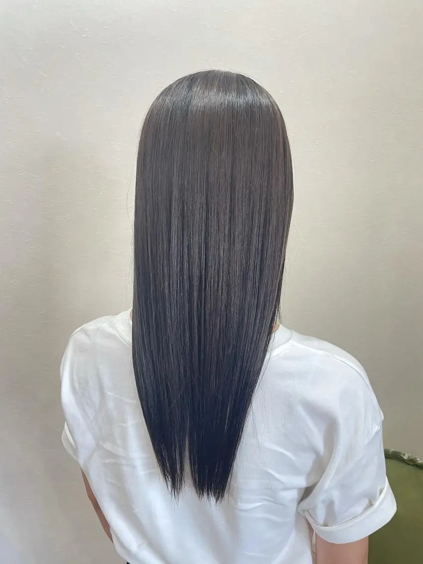ロング ロング 佐治 梨乃のヘアスタイル
