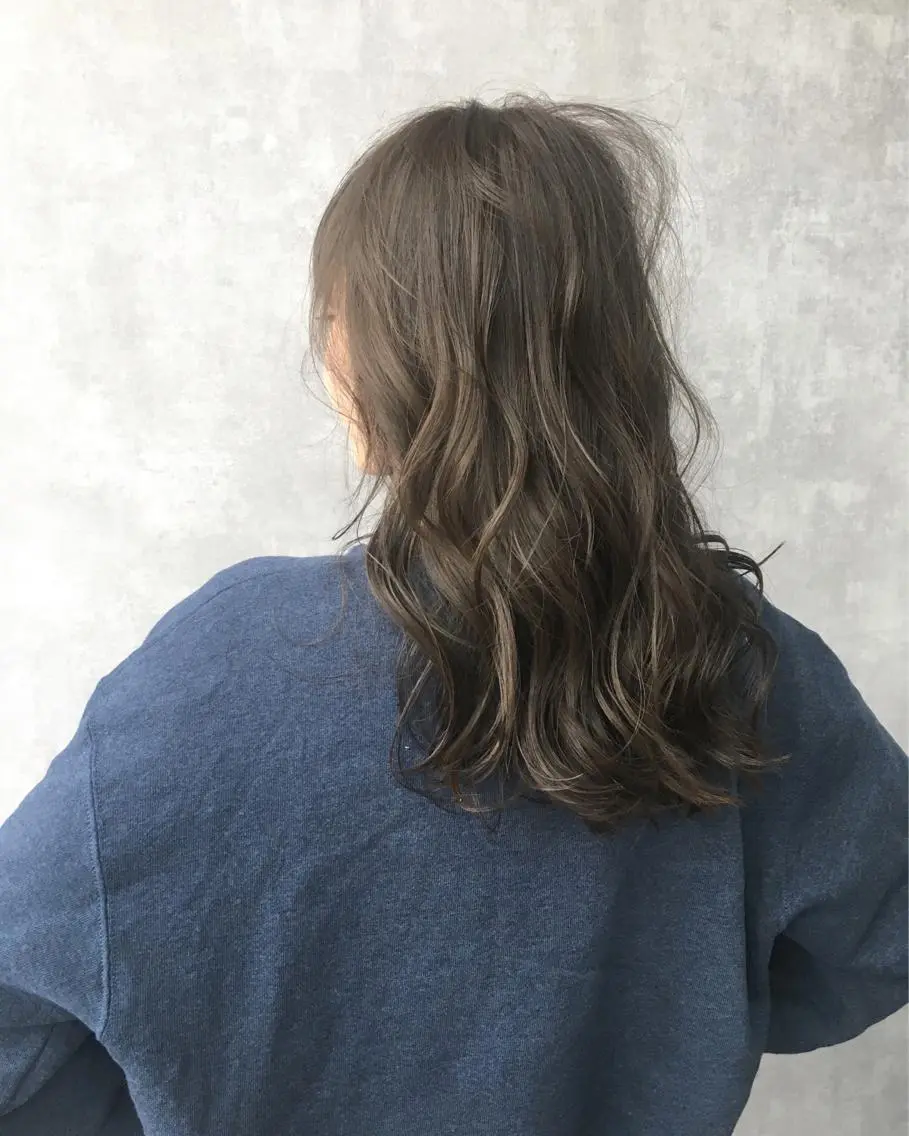 セミロング カラー アッシュ レイヤーカット BLend 渋谷のヘアスタイル
