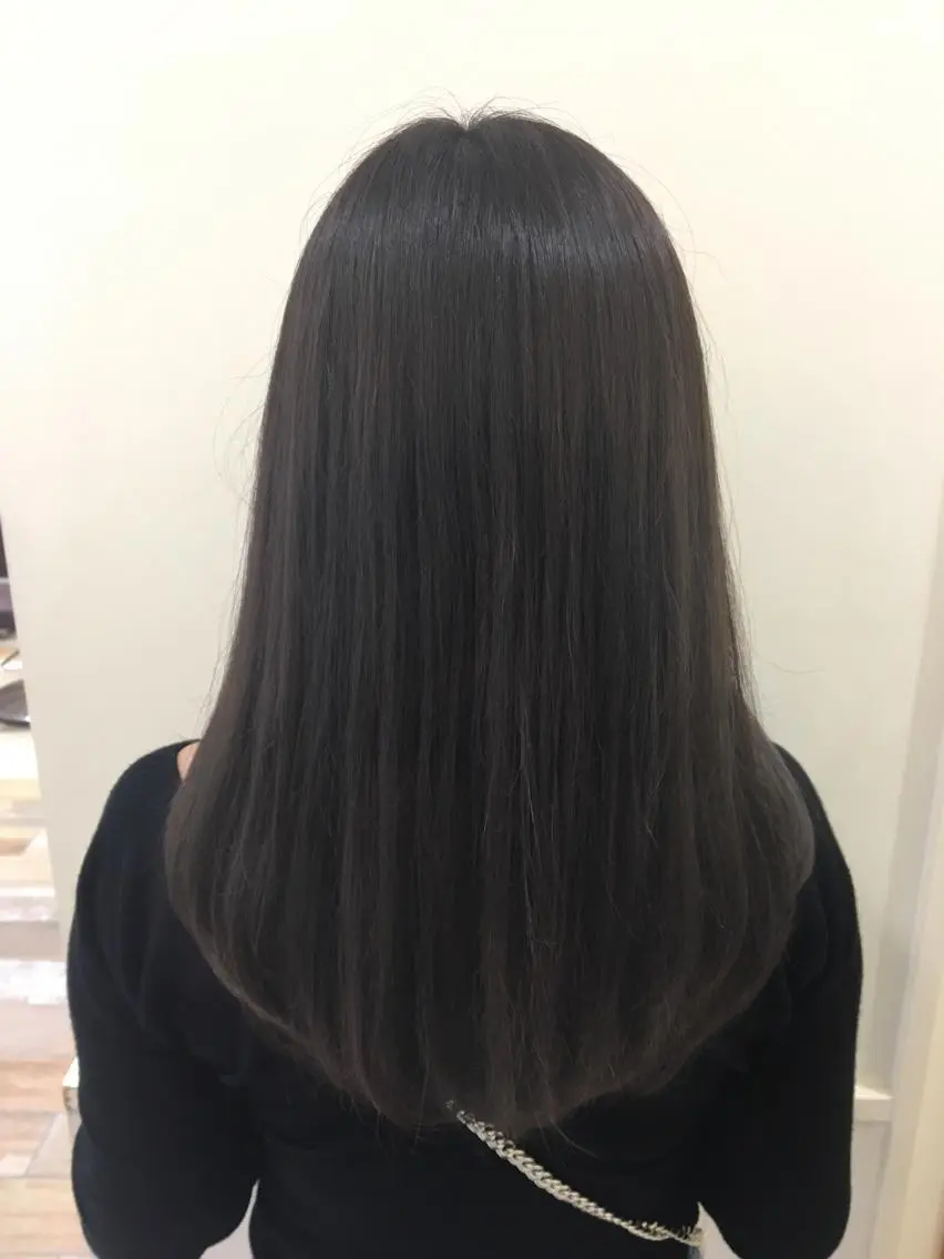 ロング カラー アッシュ 透明感カラー ぱつっとボブ/ 小野あかねのヘアスタイル