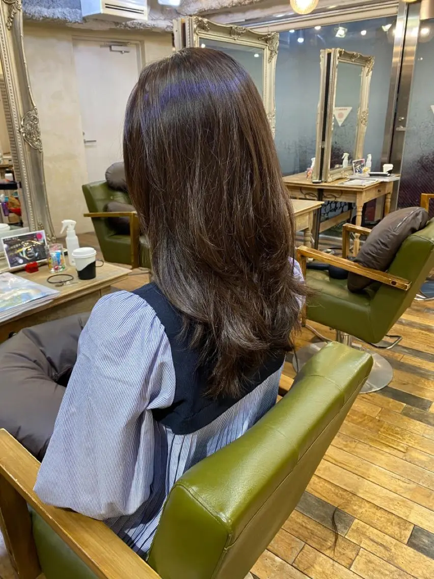 カラー レイヤーカット、 大人可愛い　中村美羅のヘアスタイル