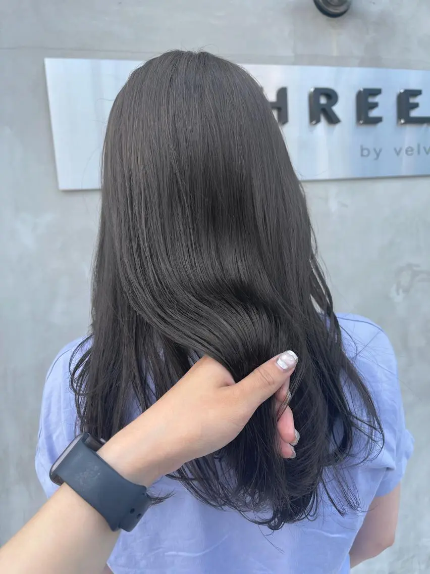 ミディアム カラー ブリーチ グレージュ オリーブグレージュ オリーブグレー ダブルカラー /まつ毛パーマ🎀のヘアスタイル