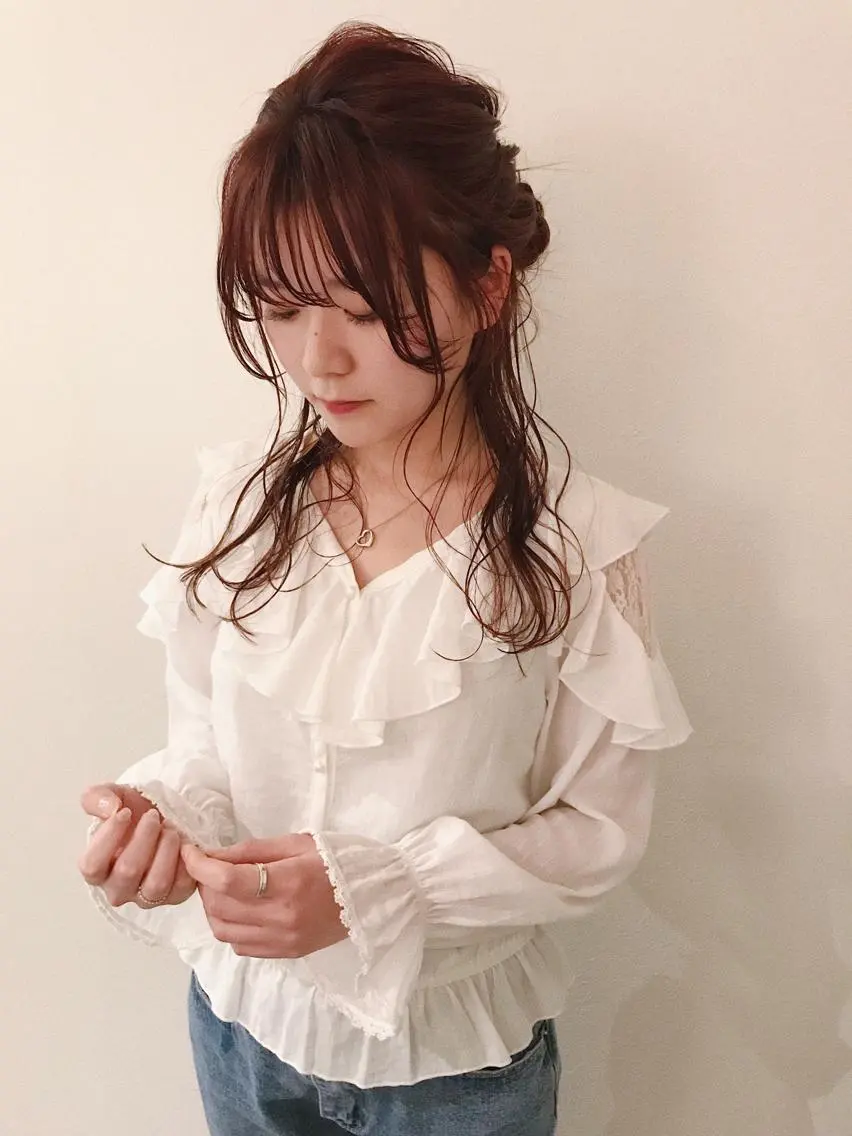 セミロング カラー ヘアアレンジ カット ヘアカラー 市川 千夏のヘアスタイル