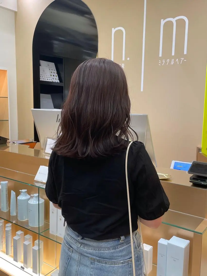 カラー ブラウンカラー ピンクカラー 山下 とよかのヘアスタイル
