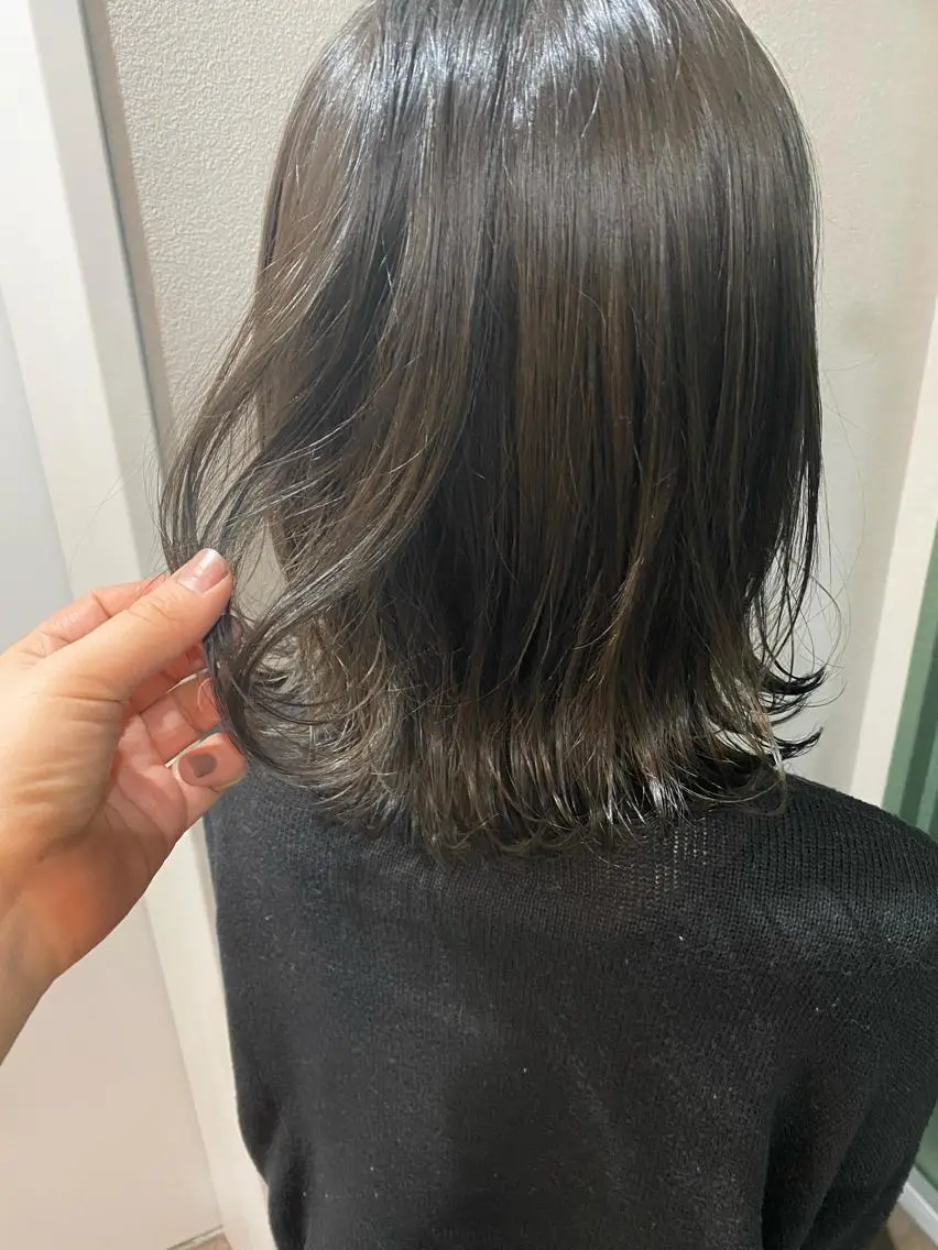 ミディアム カラー 透明感カラー moanin モーニンのヘアスタイル