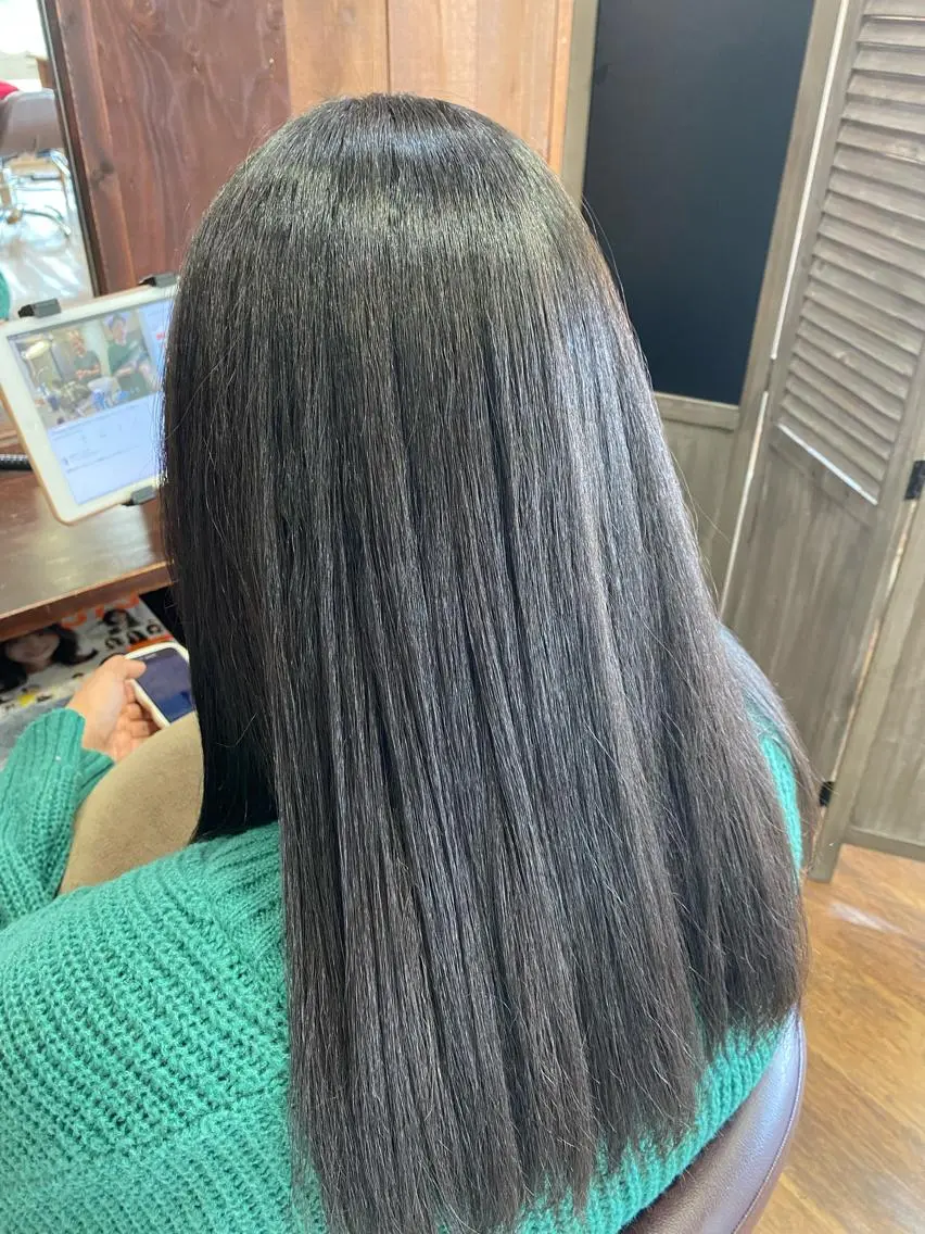 ロング 立野 希沙のヘアスタイル