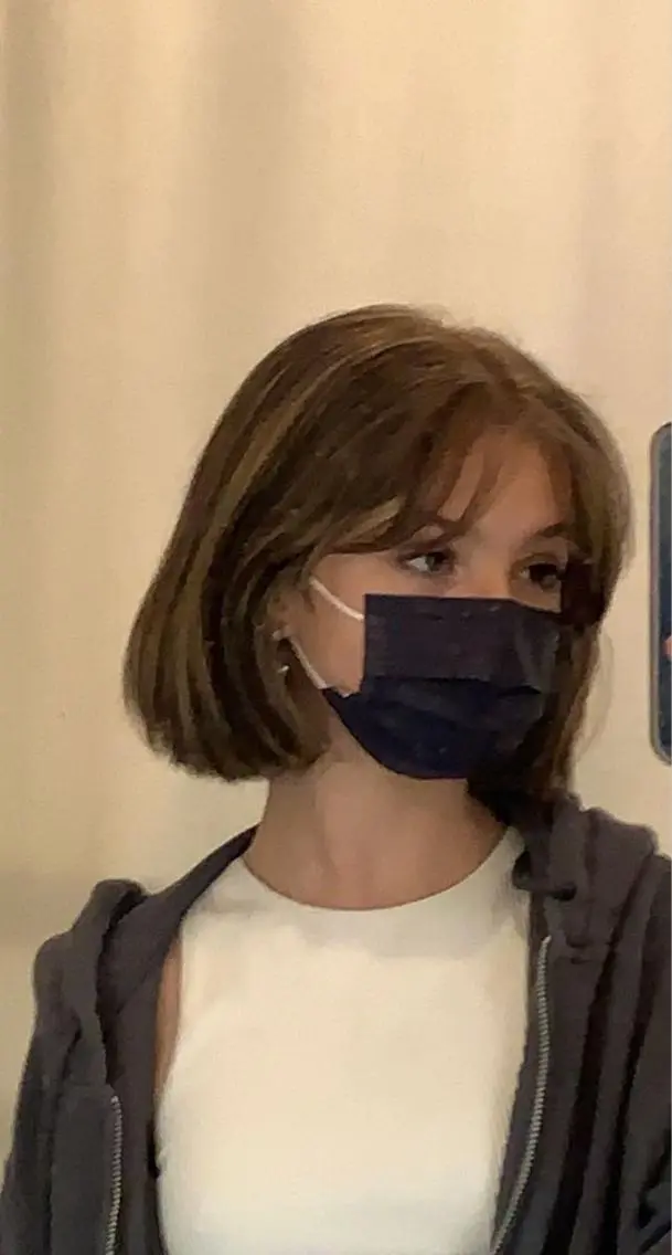 ミディアム レイヤーカット NERO加藤木麻彩のヘアスタイル
