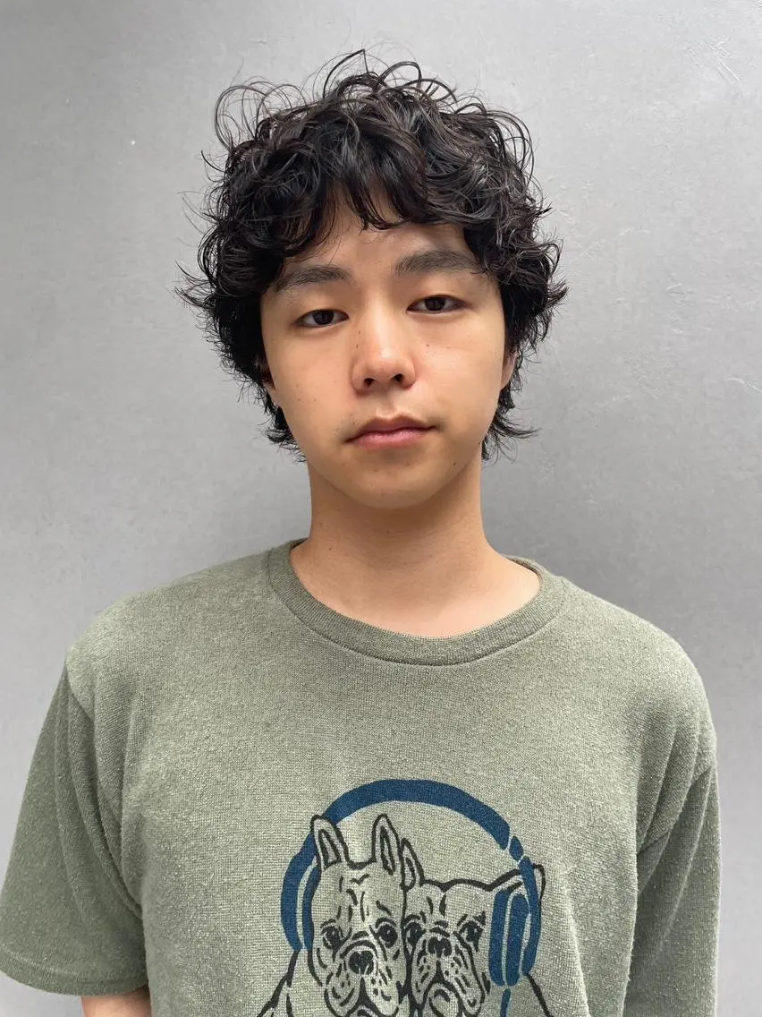 ショート メンズ メンズバレイヤージュ メンズブリーチ メンズハイライト メンズパーマ アッシュ カット ヘアカラー CEINEloq 学芸大学のヘアスタイル
